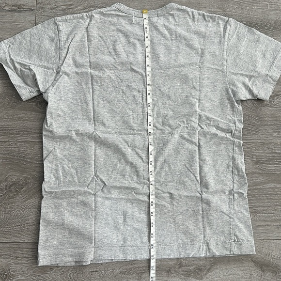 Comme des garçons Play tees - Picture 7 of 7